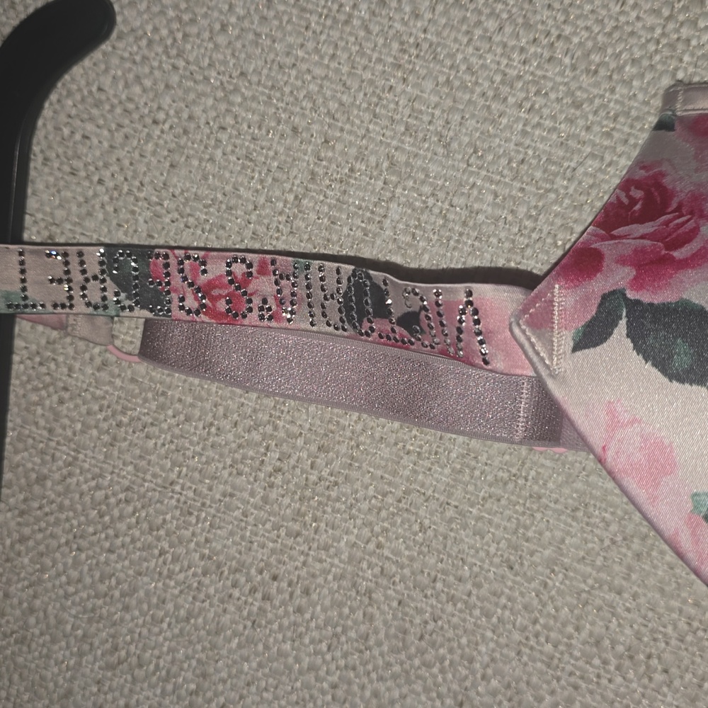 Victorias Secret Very Sexy Floral Pink Bra With Rhinestones Details On The Strap - Picture 2 of 5